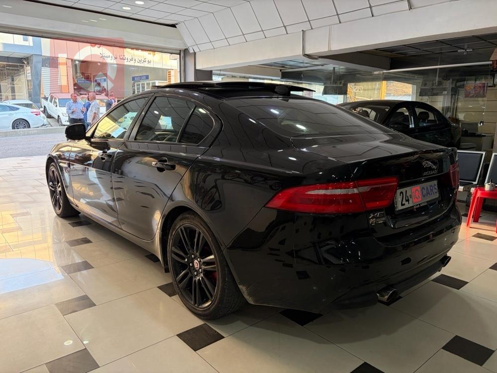 جاكوار XE